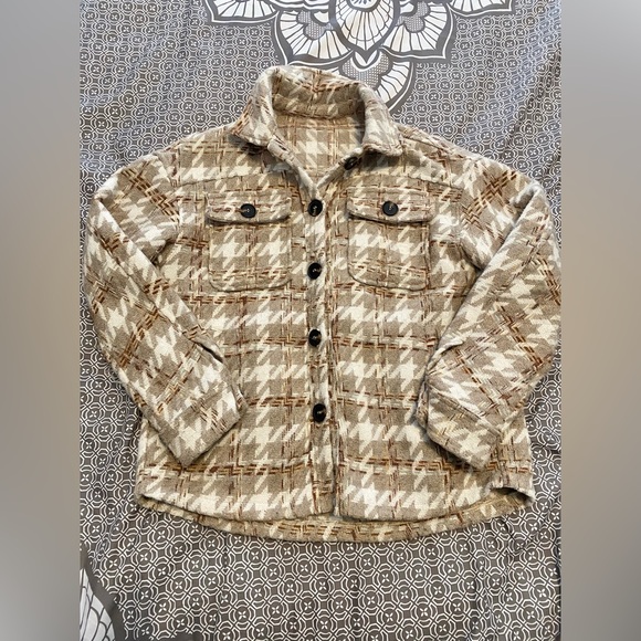 Houndstooth plaid shacket - Picture 2 of 4